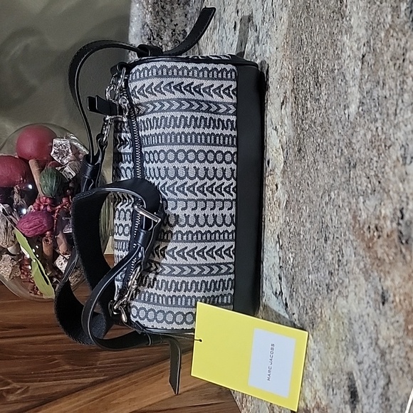 Marc Jacobs NWT Neutral The Monogram  Bag - Picture 4 of 7